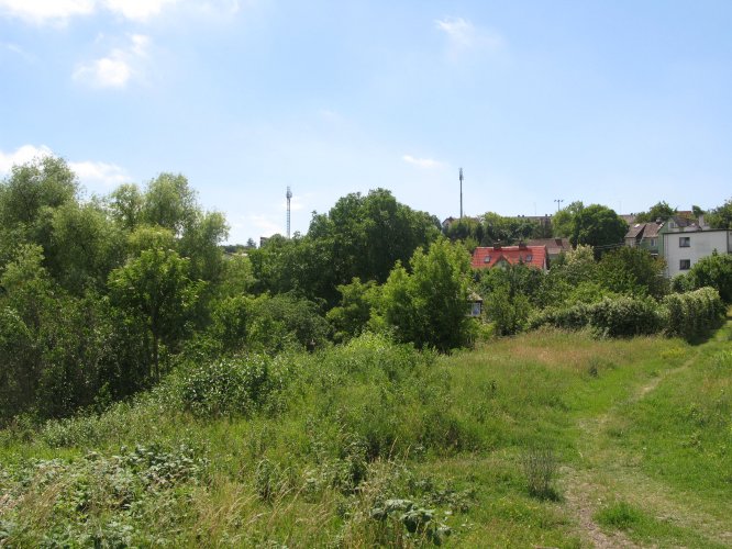 Kamienice Malczewskiego 2 - widok z terenu inwestycji w kierunku południowo-wschodnim.