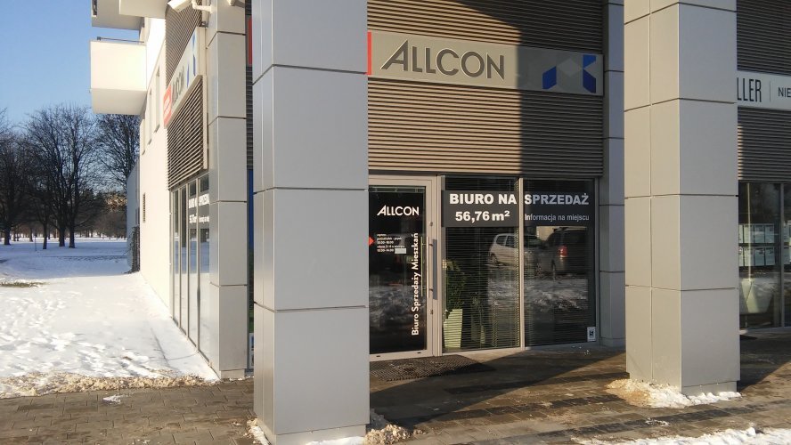 Biuro sprzedaży mieszkań ALLCON w budynku Bravo kompleksu AWIATOR zaprasza w godzinach: 10.00-18.00