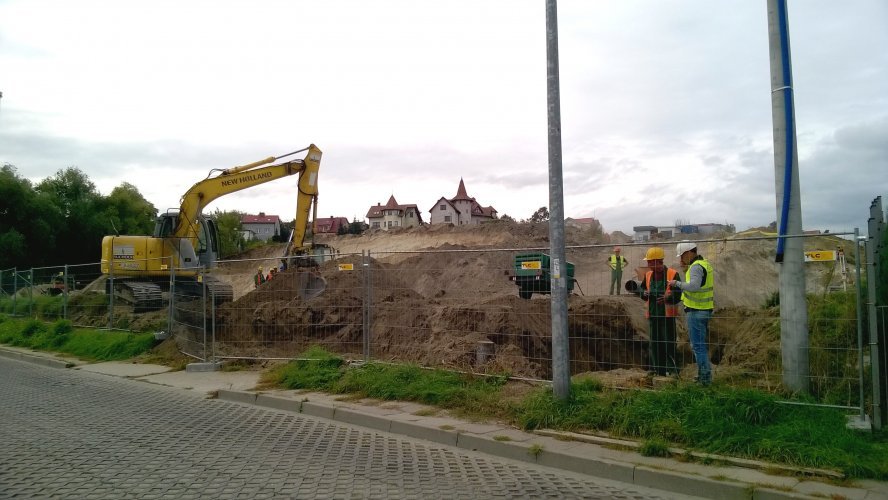 Strefa wjazdu na teren osiedla Kamienice Malczewskiego 2 z ulicy Sołeckiej.