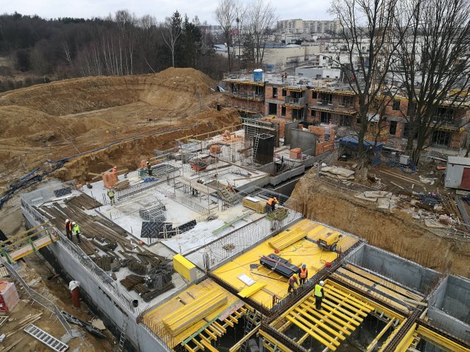 Budynek 5 - początek prac na poziomie parteru, widok w kierunku południowo-zachodnim.