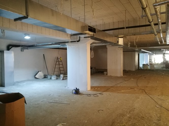 Budynek 6 - prace wykończeniowe na poziomie podziemnej hali garażowej.