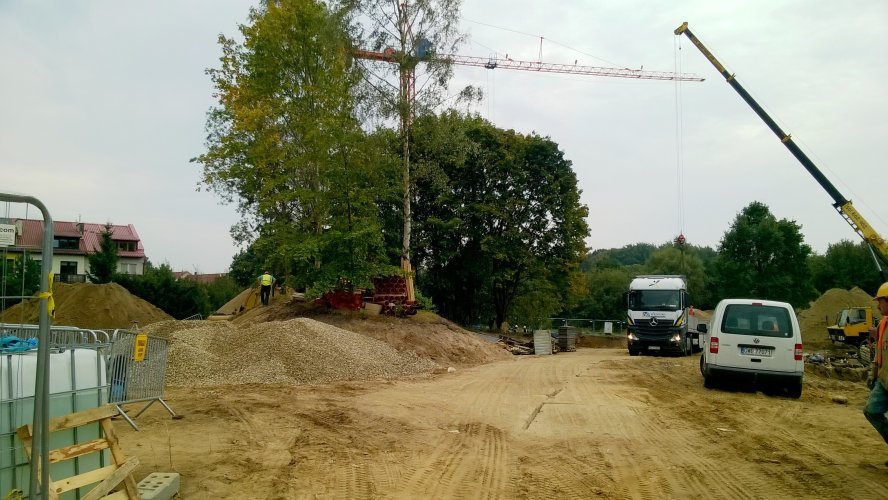 Willa Park - niwelacja terenu osiedla, widok od strony wjazdu z ulicy Miętowej w kierunku południowo-wschodnim.