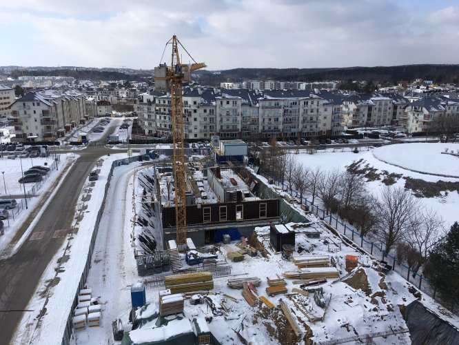 Zielona Aleja - prace na poziomie parteru przy realizacji budynku 1. Widok z dźwigu w kierunku zachodnim.